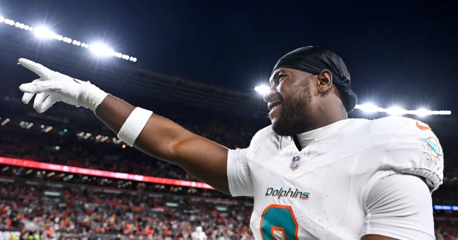 What free agent tight ends could replace Jonnu Smith if Dolphins make trade?