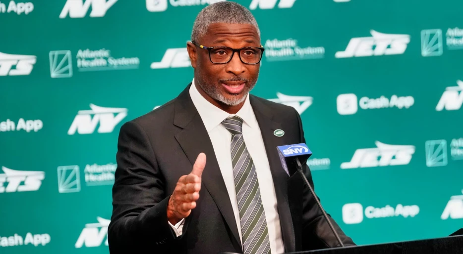 Jets Player Exposes New Head Coach Aaron Glenn For His Controversial New Addition To The Team That’s Causing A Ton Of Buzz