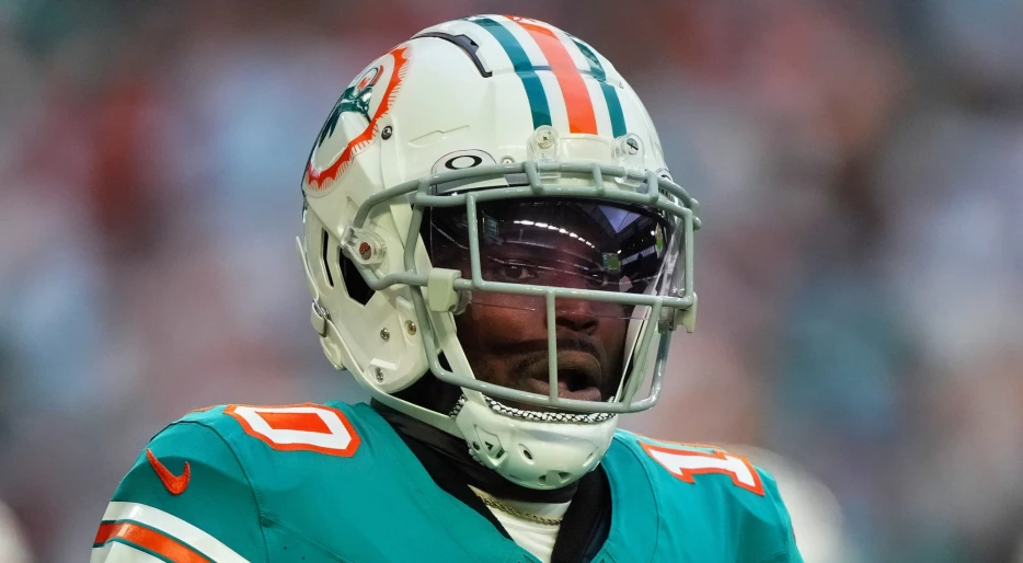 Miami Dolphins Superstar WR Tyreek Hill Opens Up On His Mental Health Struggles