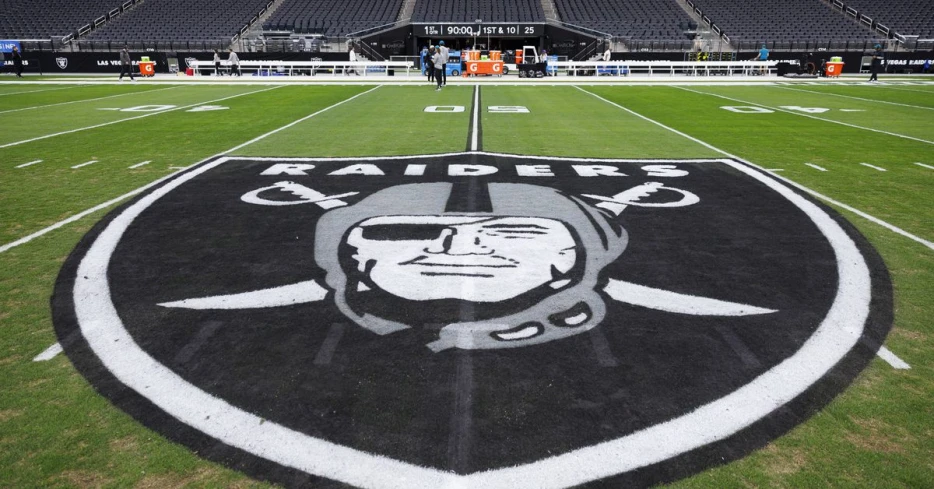 Raiders front office: Get to know Brandon Hunt