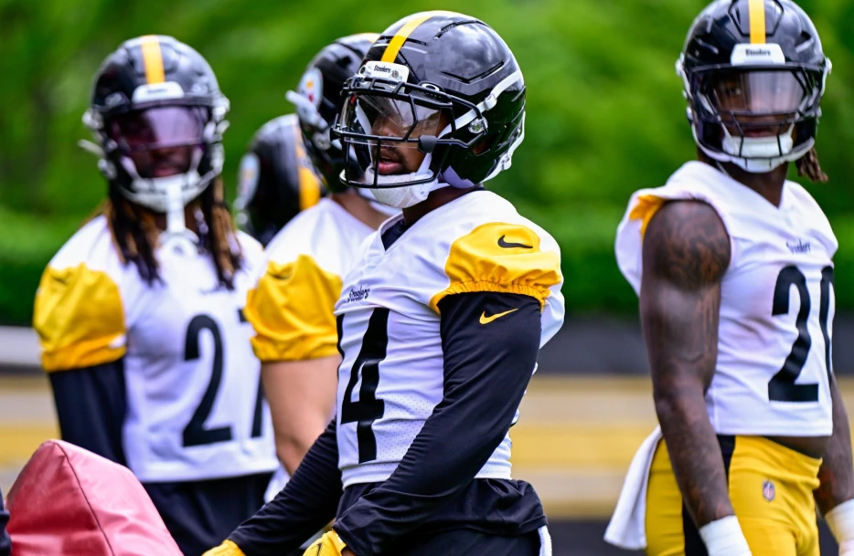 Steelers RB Kenneth Gainwell Back in 14, Brushes Off George Pickens Connection