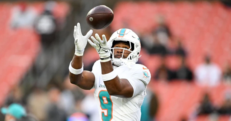 Dolphins exploring trading Jonnu Smith - The Splash Zone 5/31/25