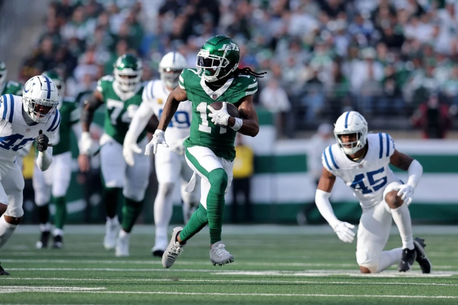 NFC Notes: Davante Adams, Calais Campbell, Brock Purdy, 49ers, Cardinals, Rams