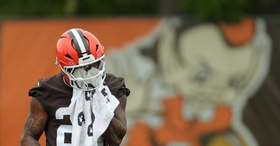Saturday Dawg Chow (5/31): A QB reborn, a reluctant mentor, OTA chatter, and more!