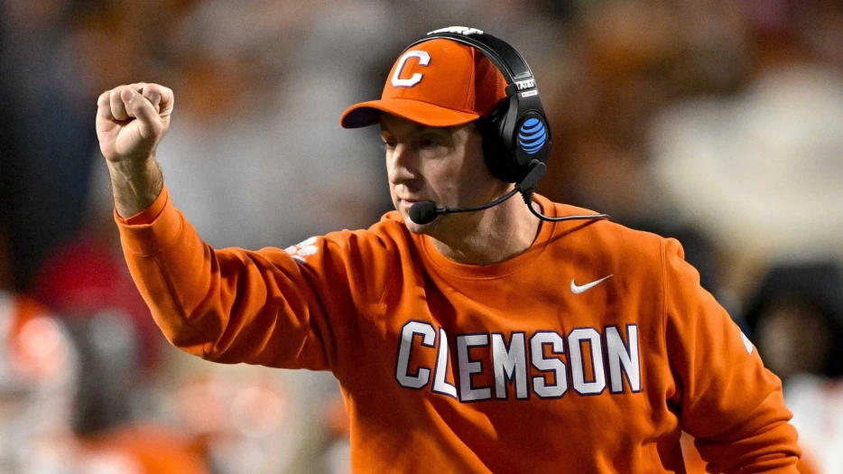 Dabo Swinney Makes Sly Patriots Joke About Bill Belichick’s Arrival