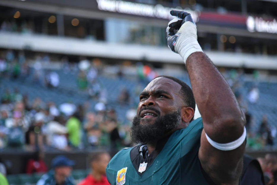 Eagles Place DE Brandon Graham On Retired List