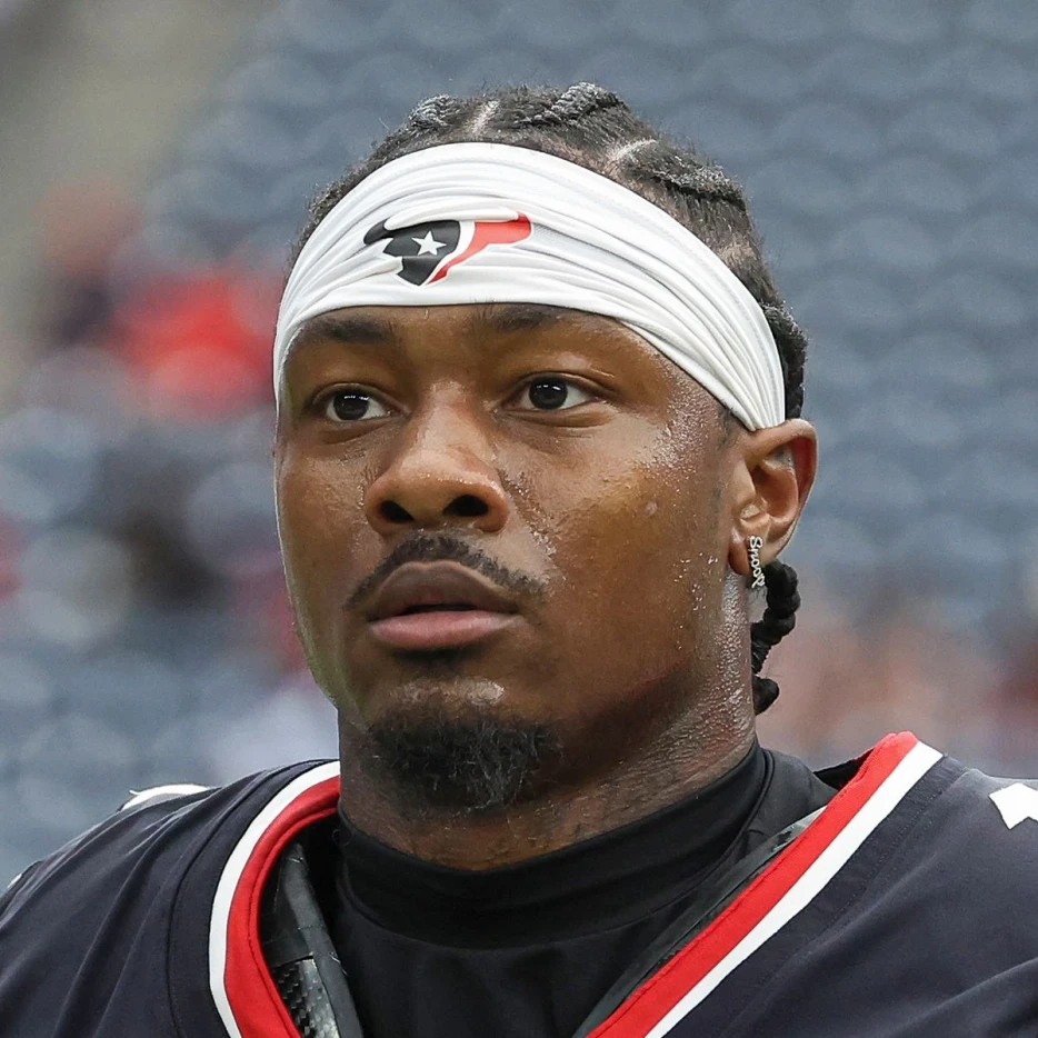New England Patriots insider explains what it might take for Stefon Diggs to stay with the team