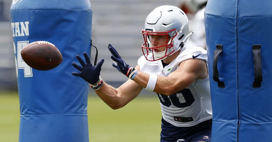 Patriots OTA Notebook: Drake Maye, Efton Chism lead offense to sharpest open practice yet
