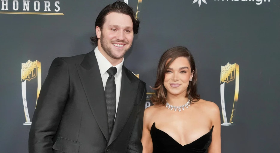 Photos Leak From Hailee Steinfeld &amp; Josh Allen’s Private Wedding As Bills QB Finally Gets His Ring