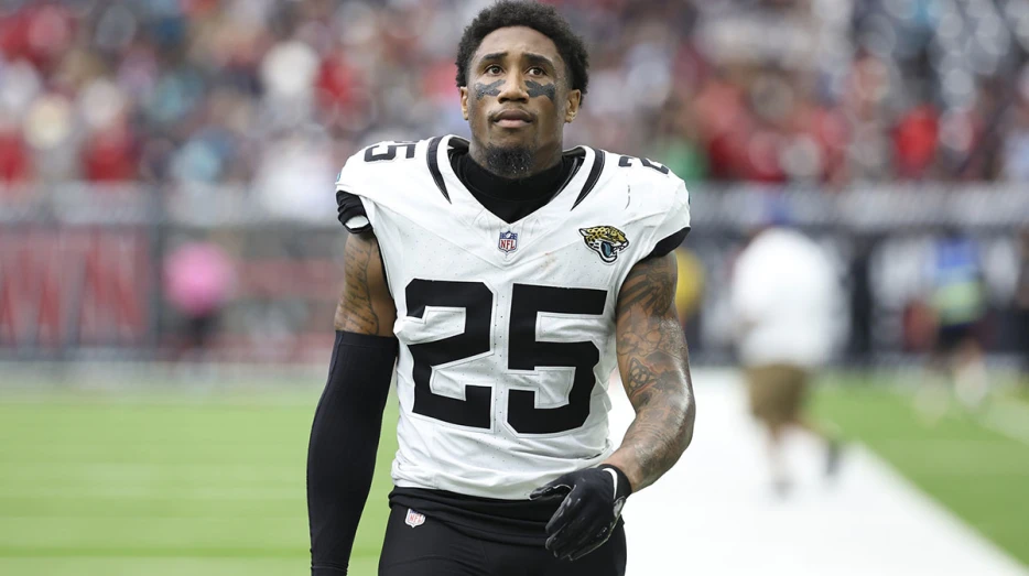 Super Bowl-winning DB announces sudden retirement