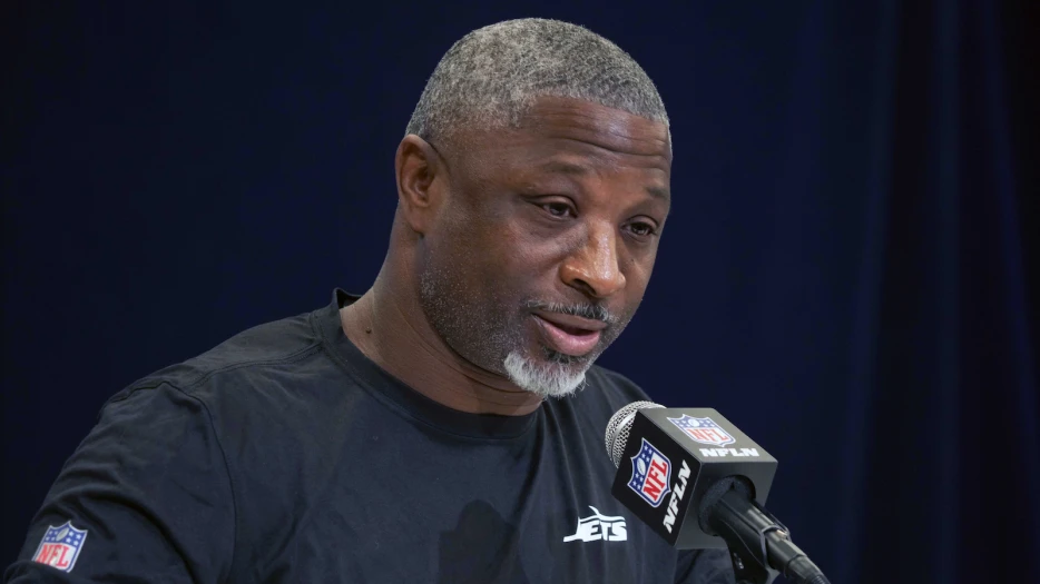 The Jokes Write Themselves As NFL World Reacts To Reports Of Jets Head Coach Aaron Glenn Instituting Team ‘Bible Study’
