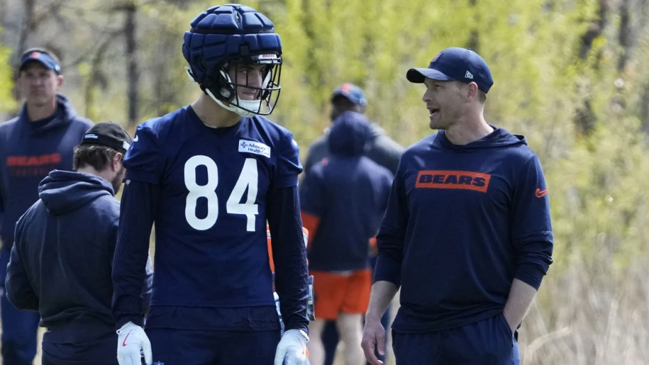2 top Bears rookies not on field at mandatory minicamp