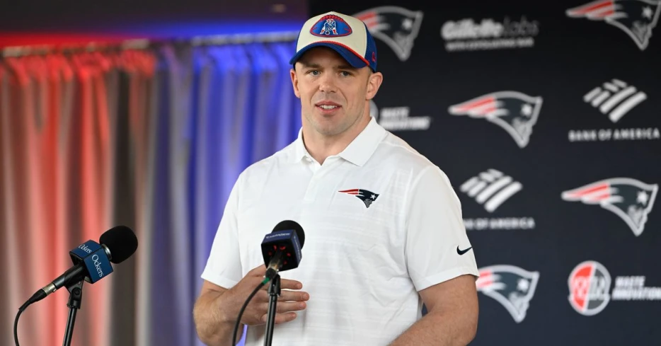 ‘Coach on the field’ Robert Spillane taking ownership of new-look Patriots defense