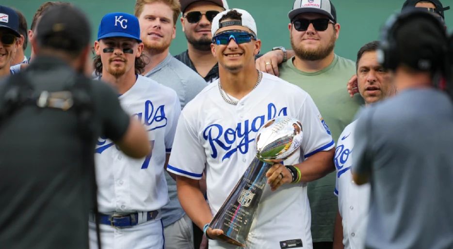 Kansas City Chiefs Superstar Drops 6-Word Message As Royals Call Up Top Prospect