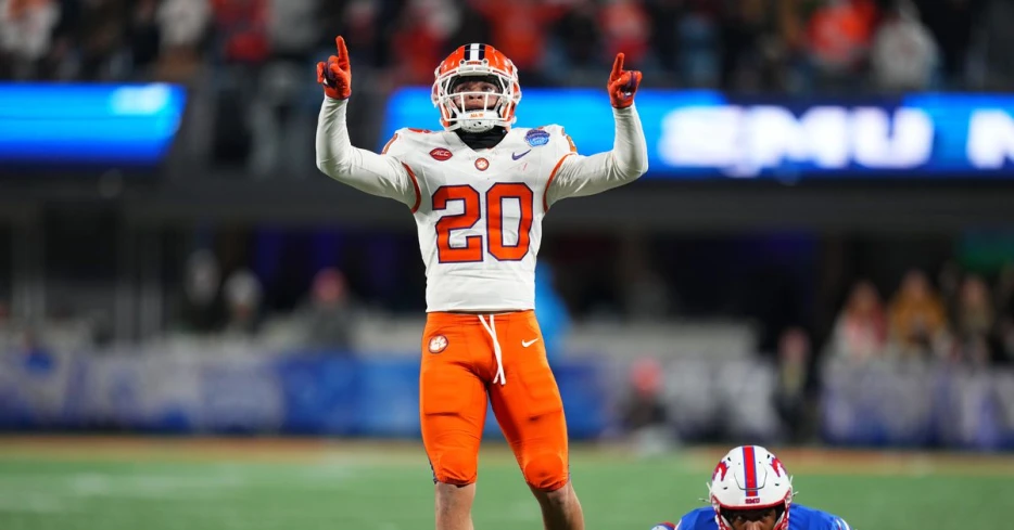 Vikings roll dice on another Clemson CB in new 2026 mock draft