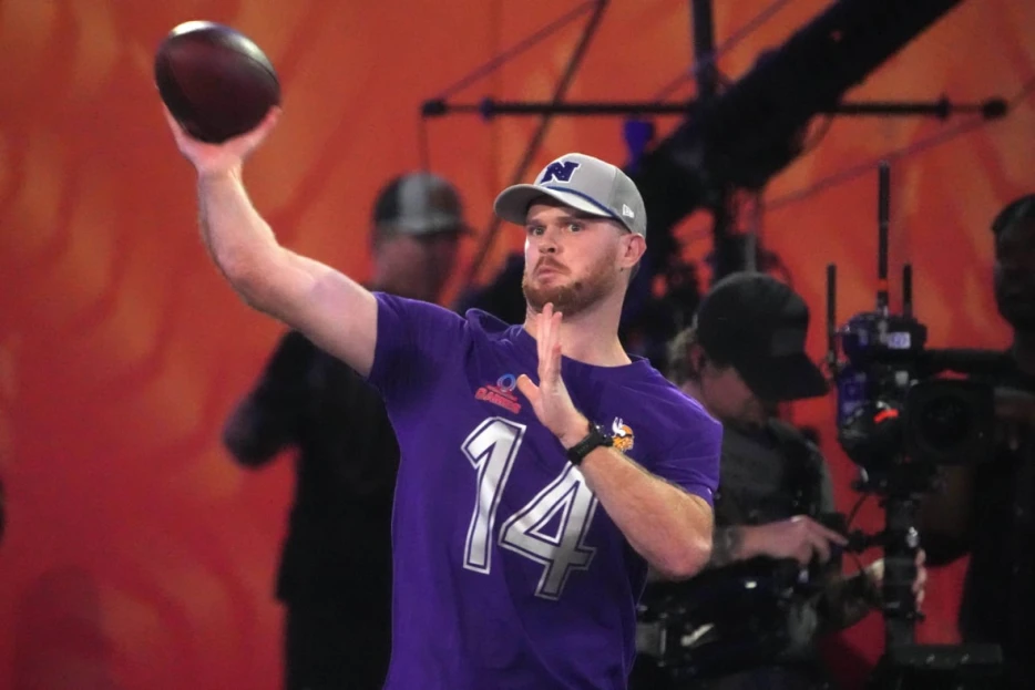 2-INT day leads to Seattle Seahawks questions about Sam Darnold getting benched