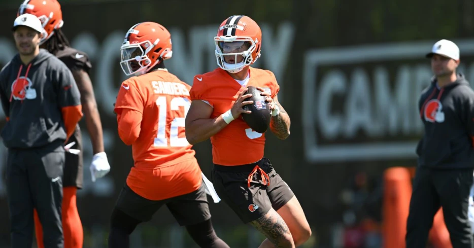 Browns sign second rookie QB. 1 draft pick remains unsigned