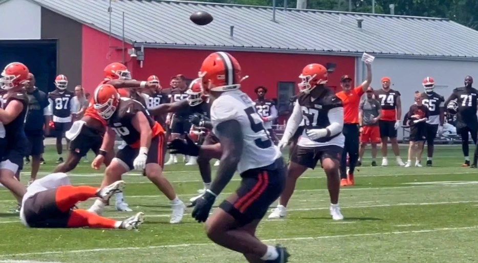 Cleveland Browns Fans Are Demanding Shedeur Sanders Be Named Starting QB After Video Leaks Of His Insane TD Pass During OTAs