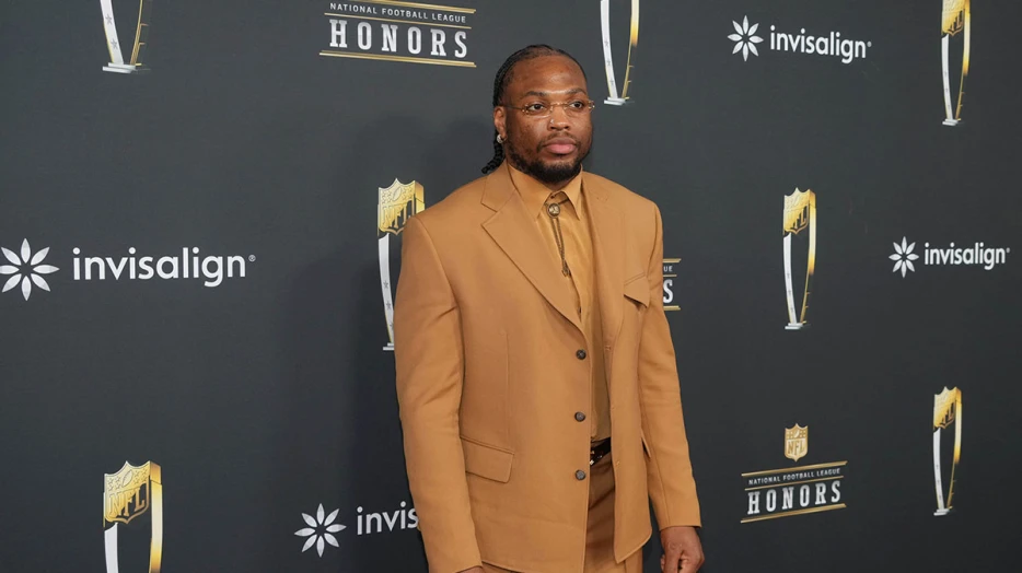 Derrick Henry, Dan Patrick make 2,000-yard Adam Sandler bet for Ravens 2025 season