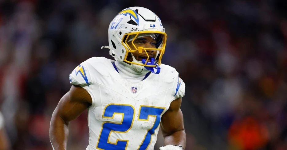 Former Chargers RB visiting AFC rival on Thursday