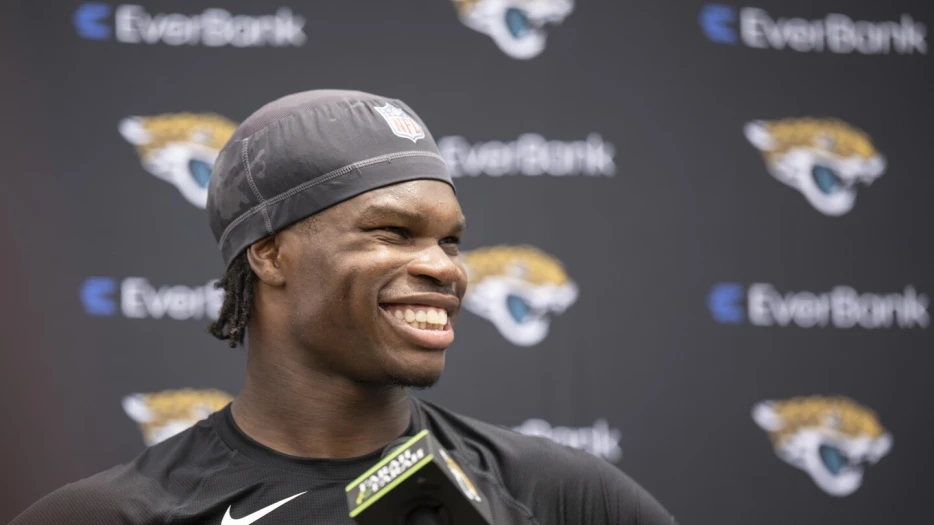 Travis Hunter will start working on defense next week