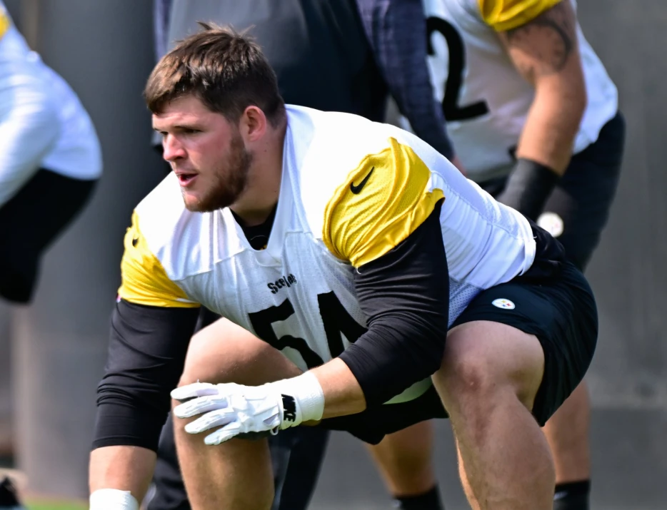 Steelers Center Zach Frazier Receives Ringing Endorsement: ‘Hit it Out of the Park’
