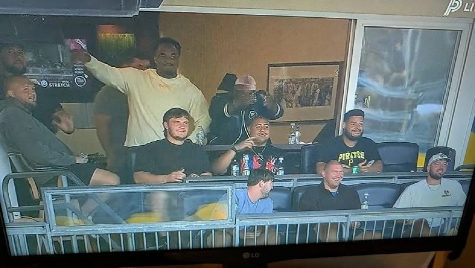 Steelers O-Line Spends Evening At The Ballpark