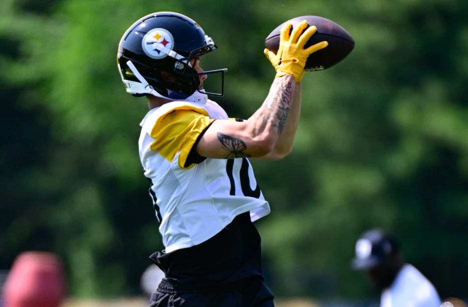 Steelers WR Will Welcome Gabe Davis ‘With Open Arms’ if He Lands in Pittsburgh