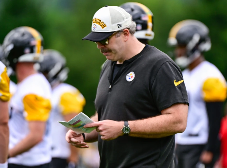 DB’s Steelers Mailbag: Can Arthur Smith Get the Most Out of Aaron Rodgers?