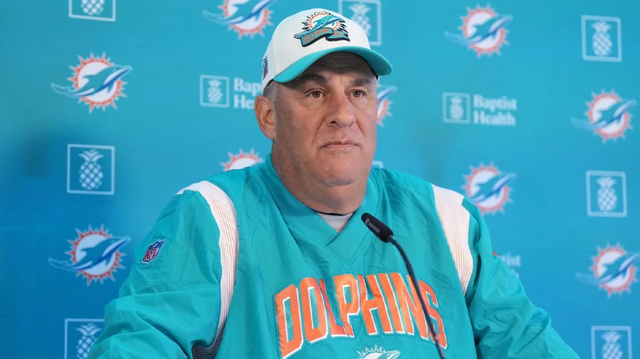 Eagles’ Reed Blankenship weighs in on Vic Fangio-Dolphins drama