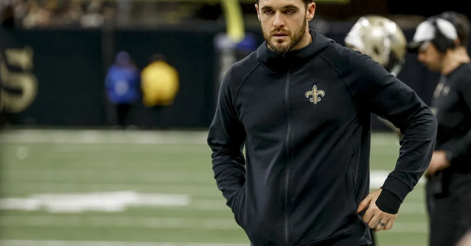 Fleur-de-Links, June 6: Derek Carr explains his retirement