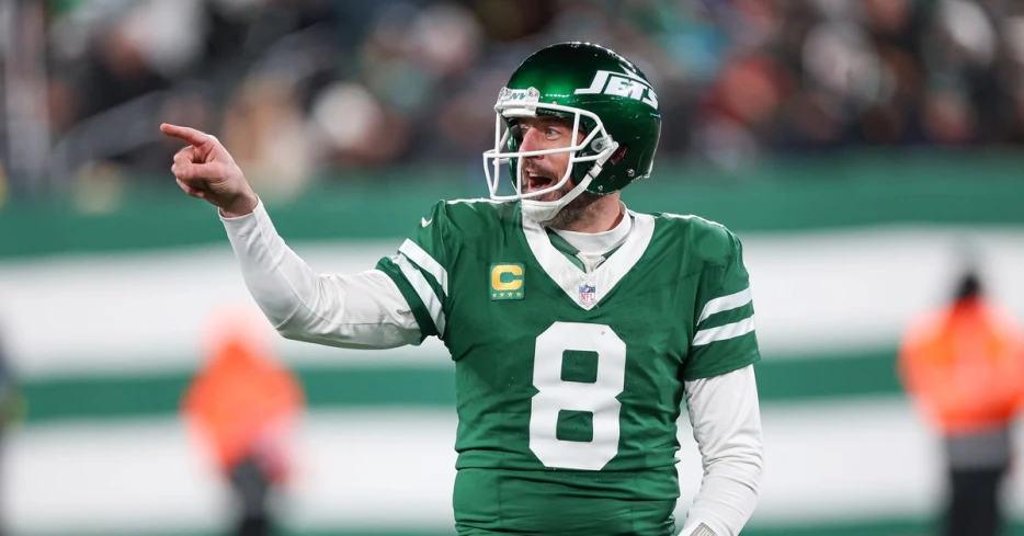 Friday Night Happy Hour: Aaron Rodgers is here edition
