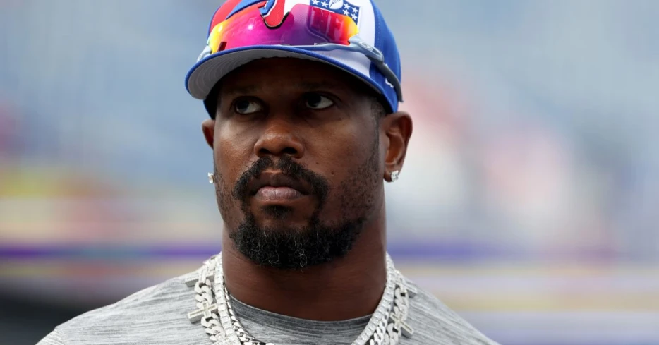 Raiders roster 2025: Von Miller make sense?