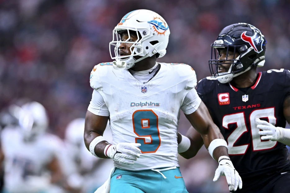 Schefter: Steelers Still Unlikely to Land Jonnu Smith