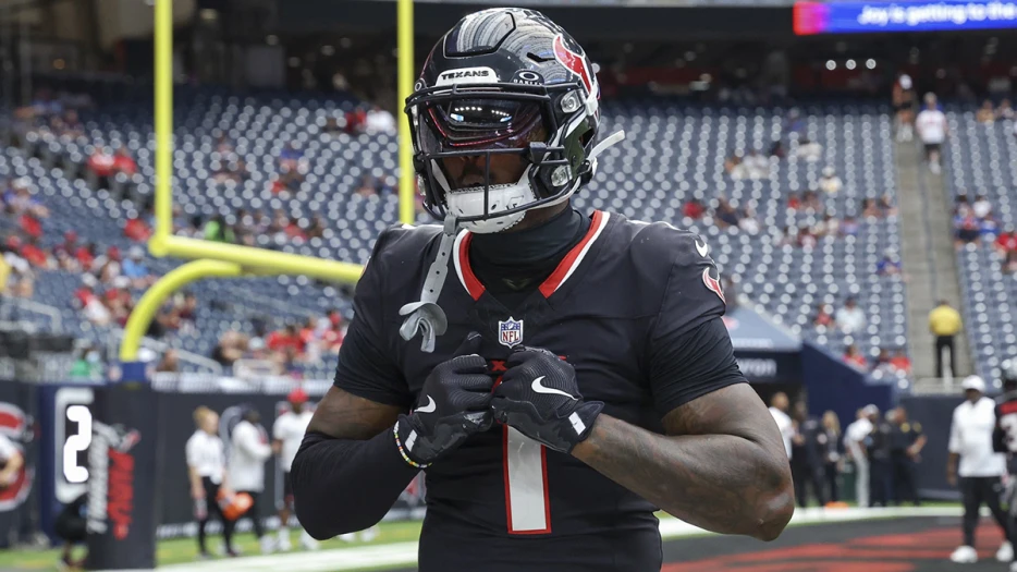 Patriots’ Stefon Diggs breaks with teammates on ‘gross’ OTA topic