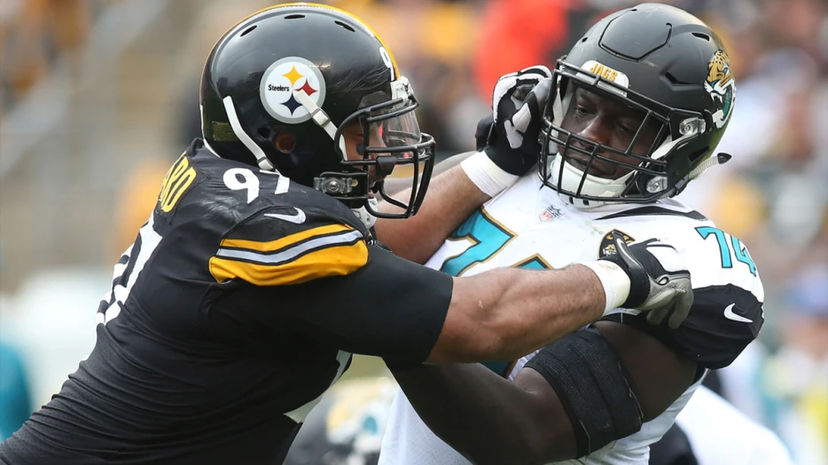 Steelers’ Cam Heyward slams fan for burning Fitzpatrick jersey over Rodgers deal