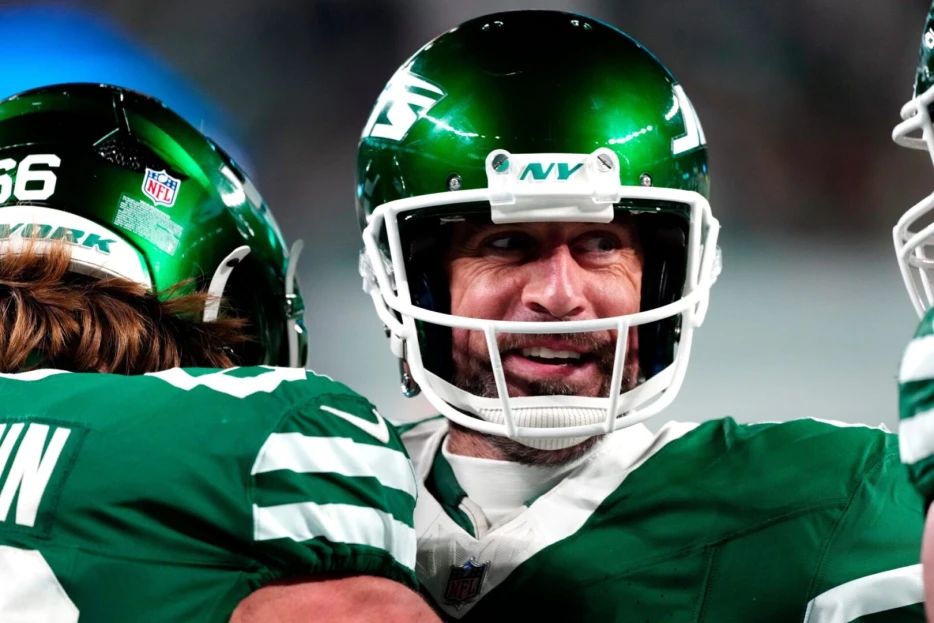 Steelers Officially Sign QB Aaron Rodgers To One-Year, $13.65M Deal