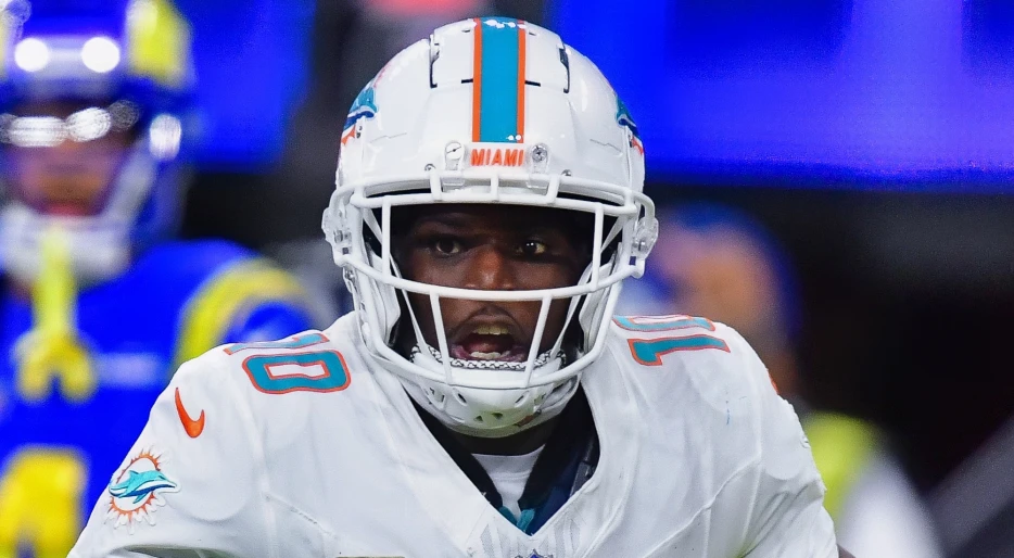 Steelers Shock The NFL &amp; Acquire Dolphins Superstar WR Tyreek Hill For Aaron Rodgers In Blockbuster Trade Proposal