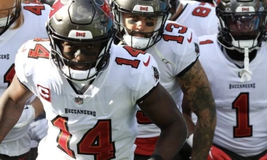Insider Reveals Steelers Had Serious Interest in Signing Pro Bowl WR This Offseason