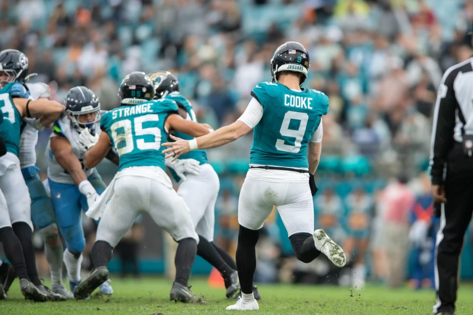 Jaguars Announce Four-Year Extension For P Logan Cooke