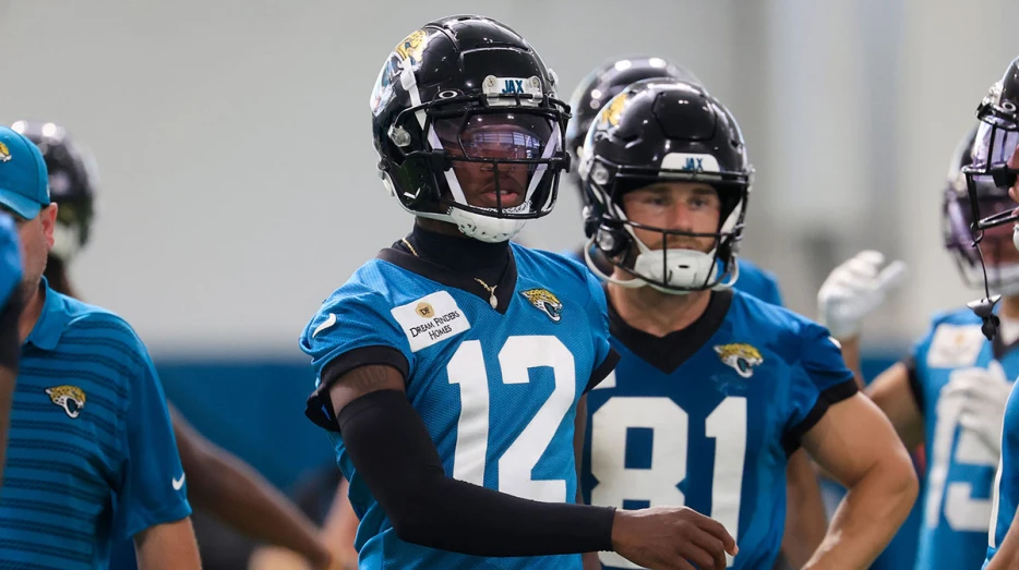Liam Coen’s first impressions of Jaguars’ Travis Hunter on defense