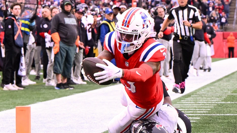 Mike Vrabel Shares Thoughts On DeMario Douglas At Mandatory Minicamp