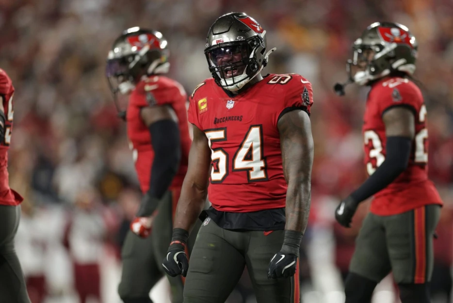NFC Notes: Lavonte David, Tetairoa McMillan, Buccaneers, Falcons, Panthers