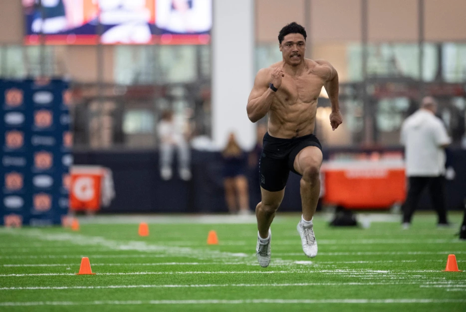 Patriots Hosting Some Intriguing Tryout Players At Minicamp