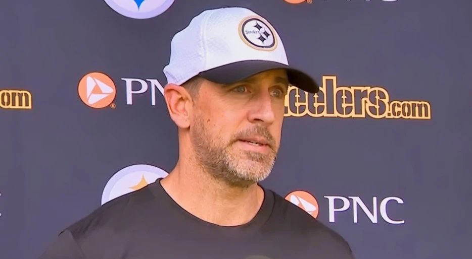 Aaron Rodgers Finally Reveals He’s Married To Lucky Lady