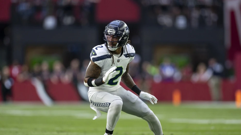 Browns to sign Rayshawn Jenkins