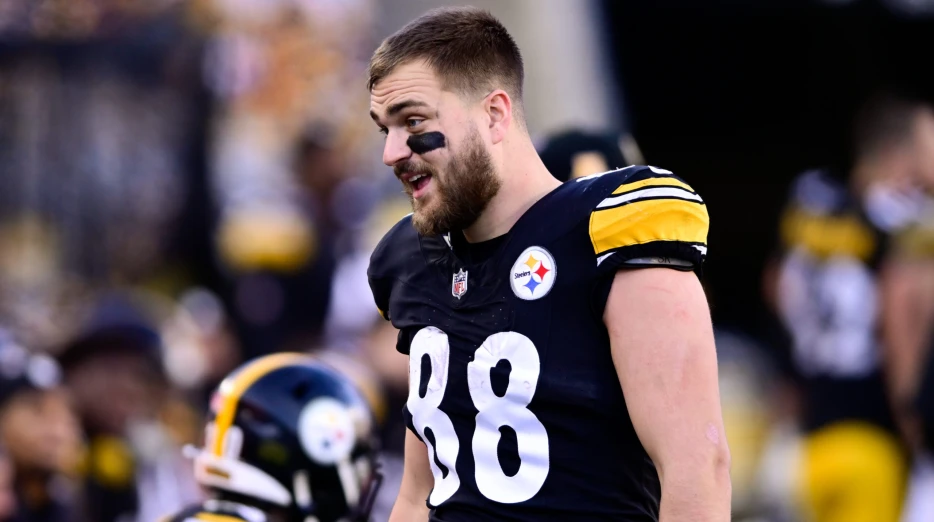 Cameron Heyward, Pat Freiermuth React to Steelers Signing Aaron Rodgers