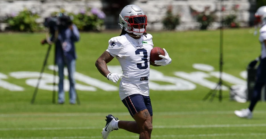 DeMario Douglas hopes to follow some big footsteps in Patriots’ new offense