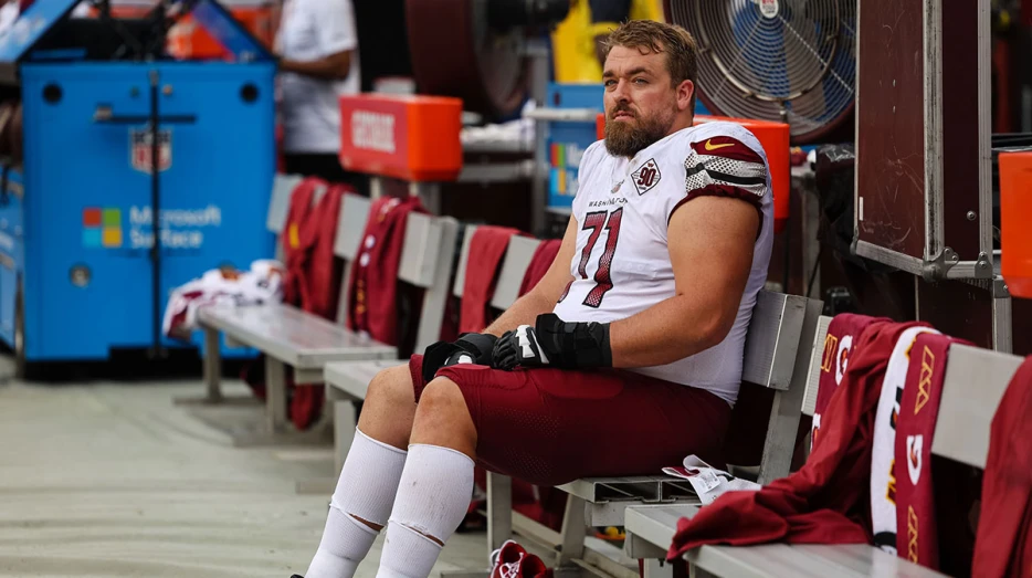 Patriots’ free agent OL signing with 62 career starts abruptly retires