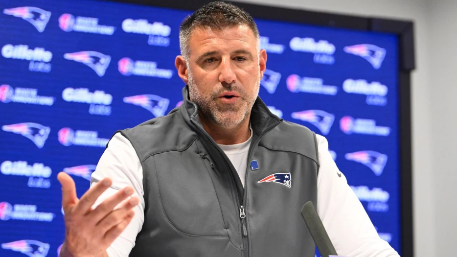 Patriots Will Keep Eye On Potential Trade Candidates, Mike Vrabel Says